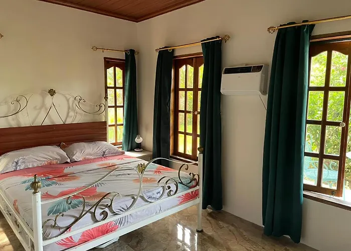 Guest house The Balete Resthouse